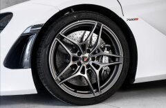 McLaren  720S performance, lift, kamera, karbon, CZ