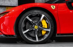Ferrari SF90 4,0 SPIDER, FULL VÝBAVA