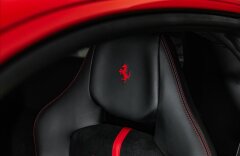 Ferrari 488 GTB Karbon+LED, racing sedadla, kamera, Akrapovic,
