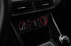 Volkswagen Polo 1,0 TSI BMT R-Line HIGHLINE, ZÁRUKA
