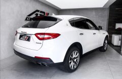 Maserati Levante S, panorama, CZ