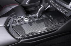 Maserati Levante S Gransport SQ4, model 2018, servodověry, asistent