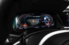 BMW X7 M50i xDrive, laser, pano Sky, 23"kola, TV, fólie