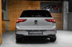 Volkswagen Golf 1,0 VIII, LIFE, KAMERA, ŤAŽNÉ ZARIADENIE, NOVÉ