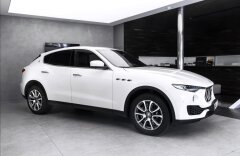 Maserati Levante S, panorama, CZ