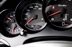 Porsche Cayenne Turbo, Burmester, keramiky, panorama, ACC