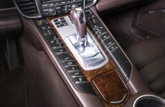 Porsche Panamera Turbo PDCC, keramiky, burmester