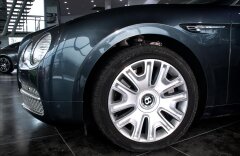 Bentley Continental Flying Spur W12 Mulliner, entertainment