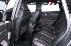 Maserati Levante S Gransport SQ4, model 2018, servodověry, asistent