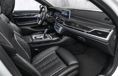 BMW 750 M-paket, masáže, TV Head-up, nezávislé, tažné 750i xDrive AT