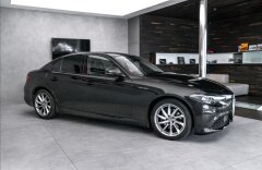 Alfa Romeo Giulia VELOCE Q4 AT154kW, DNA, asistenty