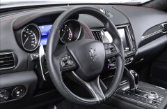 Maserati Levante S Gransport SQ4, model 2018, servodověry, asistent