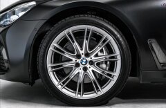 BMW Řada 7 740Ld xDrive Black fire edition, M-paket