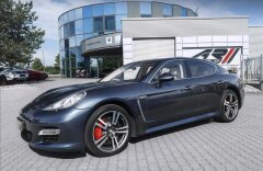 Porsche Panamera Turbo, bicolor interiér, sport chrono, PDCC