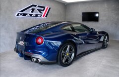 Ferrari F12 Berlinetta karbon paket, lift, JBL, kamera, nové