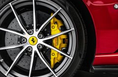 Ferrari 812 6,5 GTS V12, lift, karbon, 360°, Alcantara/karbon