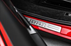 Ferrari SF90 Spider, lift, kamera