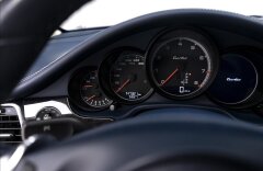 Porsche Panamera Turbo, bicolor interiér, sport chrono, PDCC
