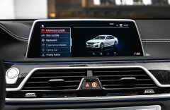 BMW 750 M-paket, masáže, TV Head-up, nezávislé, tažné 750i xDrive AT