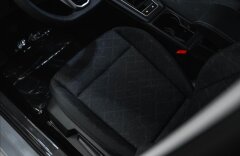 Volkswagen Golf 1,0 VIII, LIFE, KAMERA, ŤAŽNÉ ZARIADENIE, NOVÉ