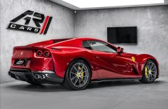 Ferrari 812 6,5 GTS V12, lift, karbon, 360°, Alcantara/karbon