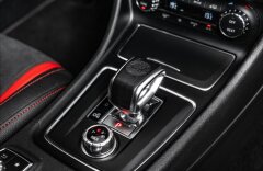 Mercedes-Benz Třídy A A 45 AMG 4Matic, AMG Aero paket, Performance