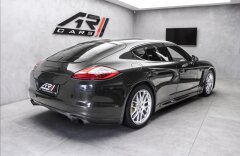 Porsche Panamera Turbo PDCC, keramiky, burmester
