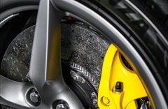 Ferrari 488 GTB Karbon+LED, racing sedadla, kamera, Akrapovic,