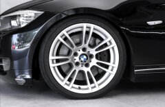 BMW Řada 3 335i, kůže Dakota, 18" M kola, PDC