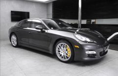 Porsche Panamera Turbo PDCC, keramiky, burmester