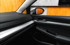 Volkswagen Golf 1,0 VIII, LIFE, KAMERA, ŤAŽNÉ ZARIADENIE, NOVÉ