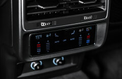 Audi SQ8 TDI Masáže Matrix HUD