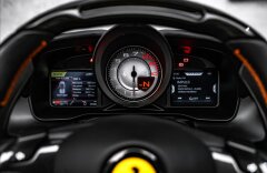 Ferrari F8 3,9 F8 spider V8, Lift, racing sedačky, kamera, CZ