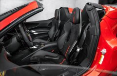 Ferrari SF90 Spider, lift, kamera