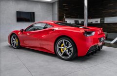 Ferrari 488 GTB Karbon+LED, racing sedadla, kamera, Akrapovic,