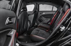 Mercedes-Benz Třídy A A 45 AMG 4Matic, AMG Aero paket, Performance