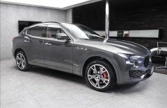 Maserati Levante S Gransport SQ4, model 2018, servodověry, asistent