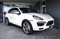 Porsche Cayenne Turbo, Burmester, keramiky, panorama, ACC