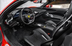 Ferrari SF90 Spider, lift, kamera