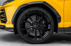 Lamborghini Urus V8 Night, panorama, 23" kola, B&O, 360°