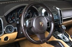 Porsche Cayenne Diesel, vzduch, DVD, PDLS, CZ