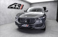 Maserati Levante S Gransport SQ4, model 2018, servodověry, asistent