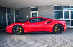 Ferrari 488 Karbon sedadla, Exclusive černý paket, Sklade