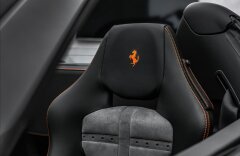 Ferrari F8 3,9 F8 spider V8, Lift, racing sedačky, kamera, CZ