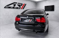 BMW Řada 3 335i, kůže Dakota, 18" M kola, PDC