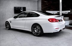 BMW M4 coupe, LED, asistenty, kovaná kola, 520PS