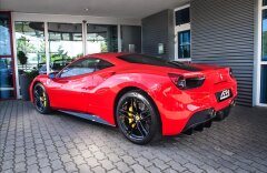 Ferrari 488 Karbon sedadla, Exclusive černý paket, Sklade