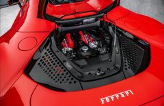 Ferrari SF90 Spider, lift, kamera