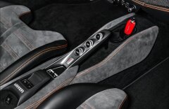 Ferrari F8 3,9 F8 spider V8, Lift, racing sedačky, kamera, CZ
