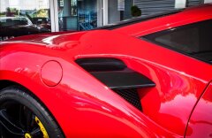Ferrari 488 Karbon sedadla, Exclusive černý paket, Sklade
